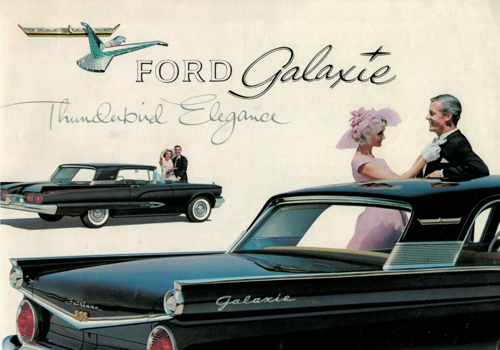 1950-luvun autoesite: musta Ford Galaxie