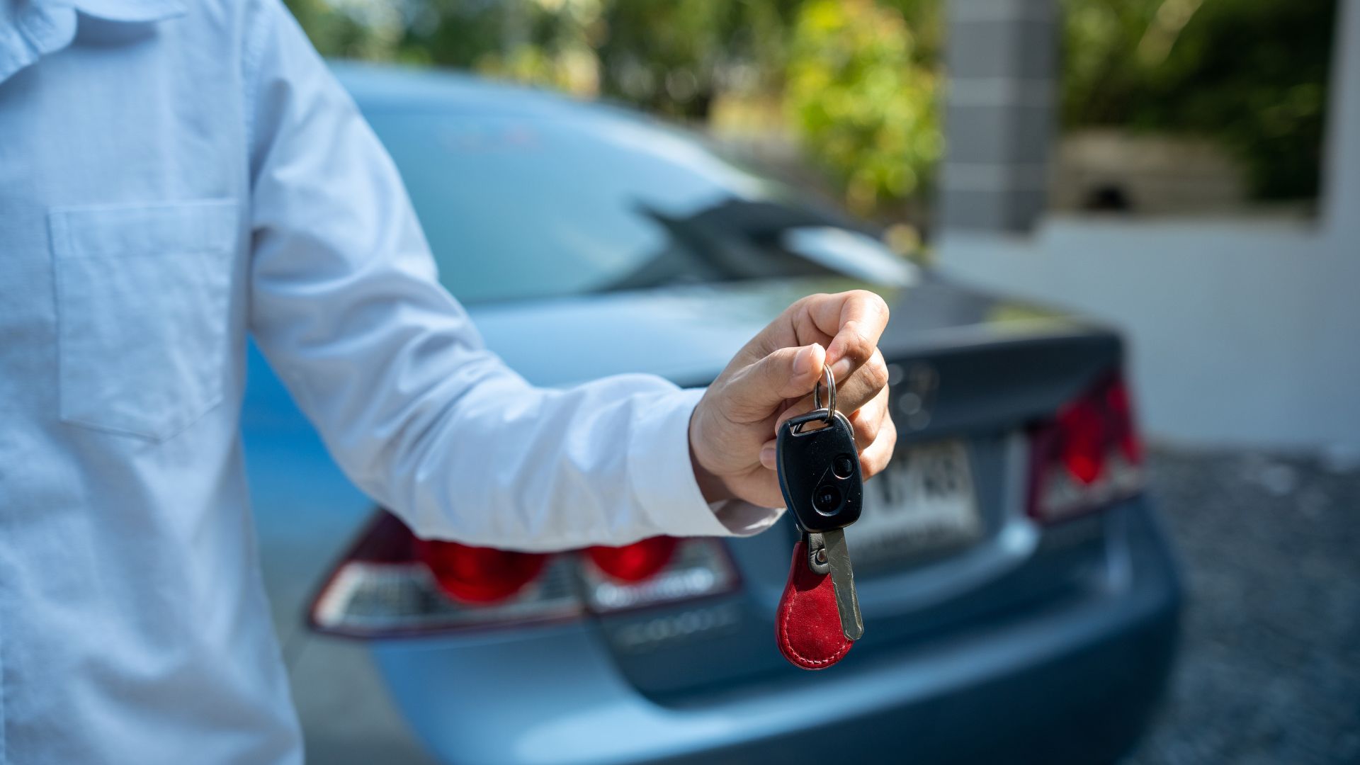 Rikkinäisen auton myynti autoliikkeelle