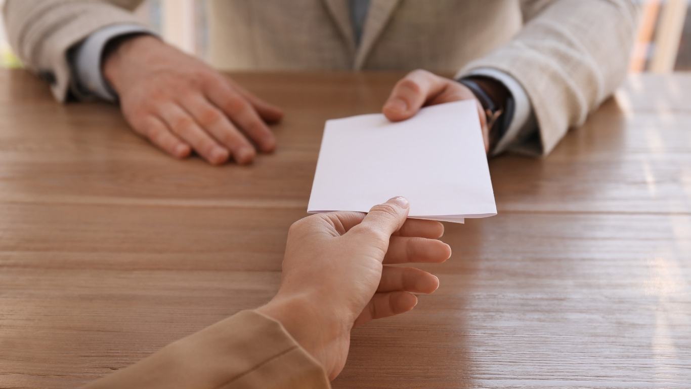 Millä perusteilla työnantaja voi purkaa työsuhteen?
